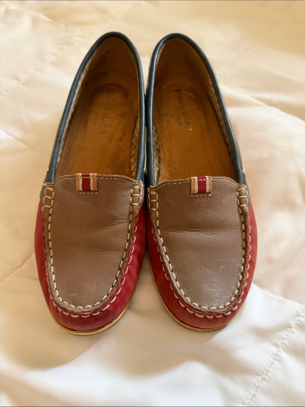 Women’s Naturalizer -Tone Red and Brown Leather Loafers size 7